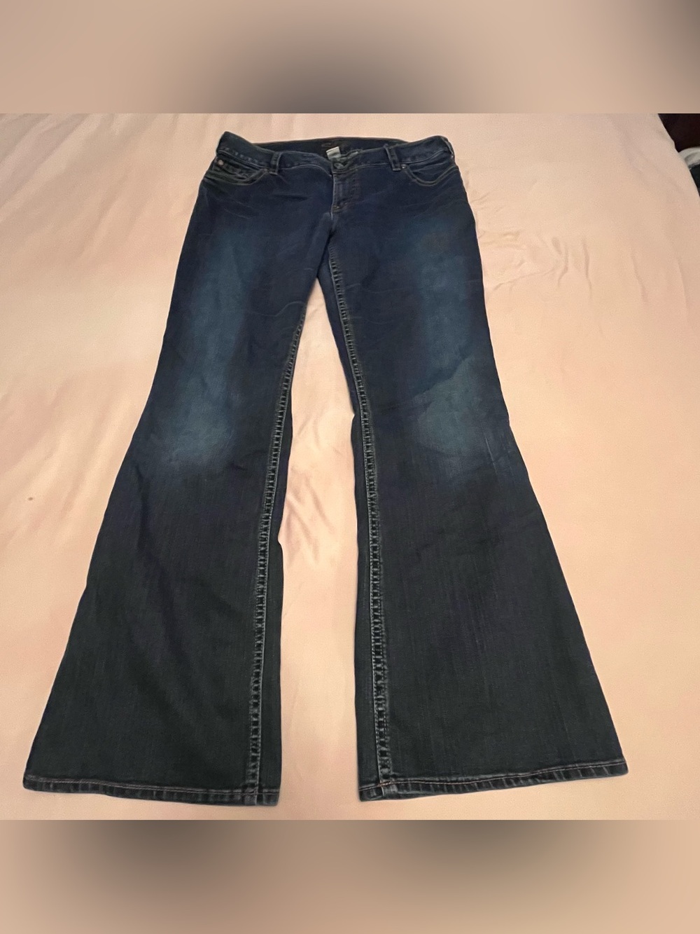 Silver Jeans Women's Suki Dark Indigo Faded Flare Jeans